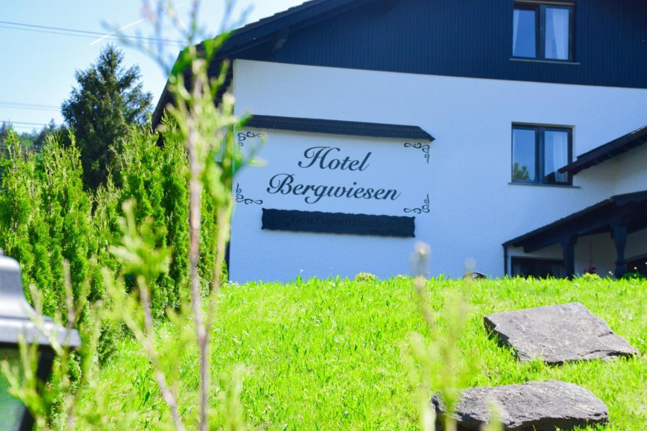 Hotel Bergwiesen - Zimmer Mit Balkon Oder Terasse Lohr Exterior foto