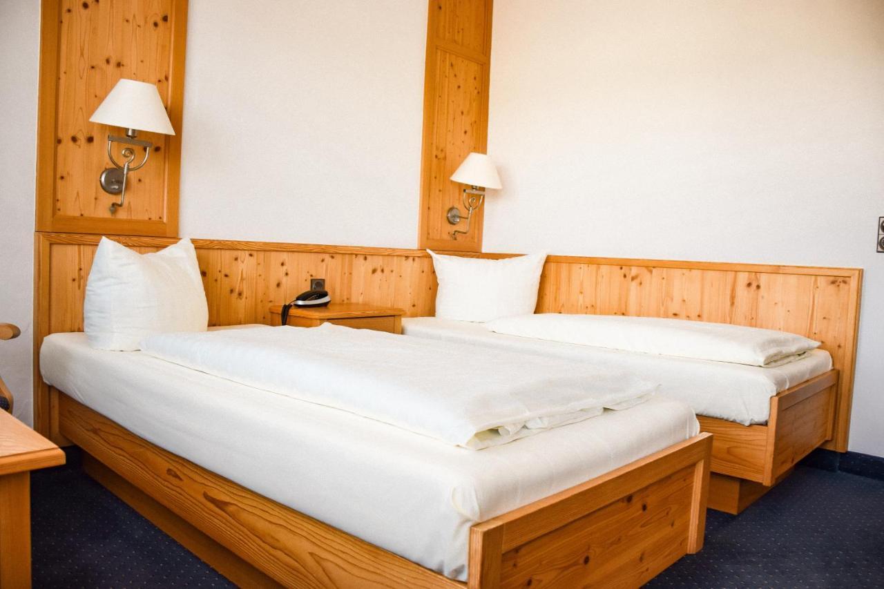 Hotel Bergwiesen - Zimmer Mit Balkon Oder Terasse Lohr Exterior foto