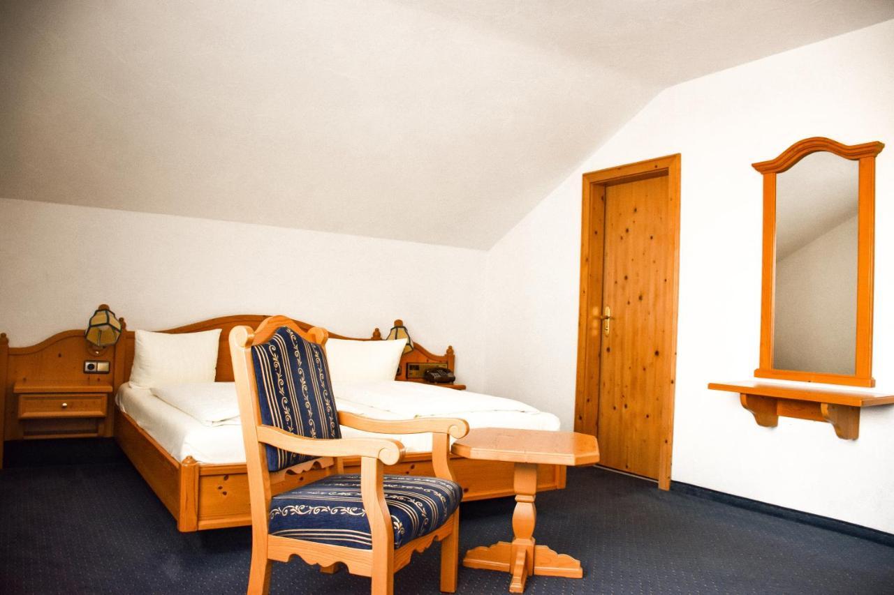 Hotel Bergwiesen - Zimmer Mit Balkon Oder Terasse Lohr Exterior foto