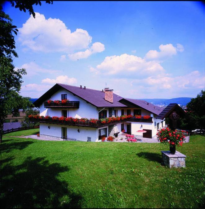 Hotel Bergwiesen - Zimmer Mit Balkon Oder Terasse Lohr Exterior foto