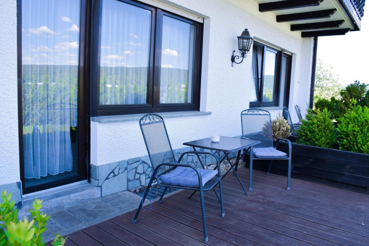 Hotel Bergwiesen - Zimmer Mit Balkon Oder Terasse Lohr Exterior foto