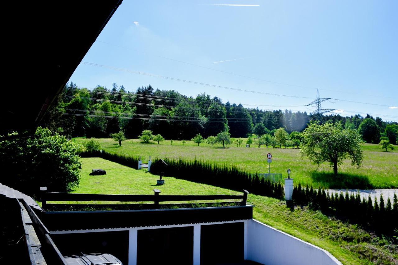 Hotel Bergwiesen - Zimmer Mit Balkon Oder Terasse Lohr Exterior foto