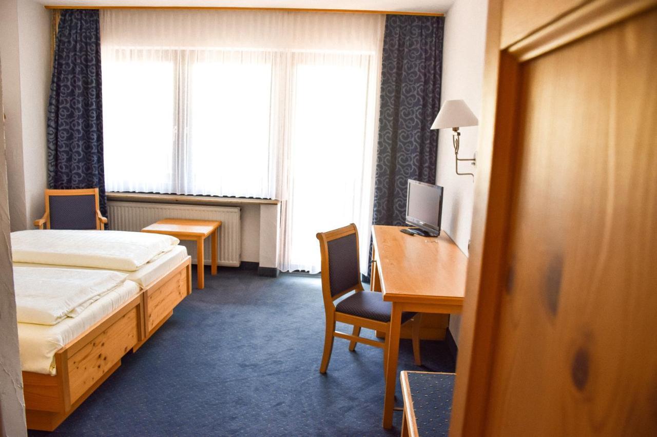 Hotel Bergwiesen - Zimmer Mit Balkon Oder Terasse Lohr Exterior foto