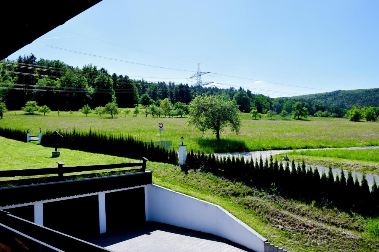 Hotel Bergwiesen - Zimmer Mit Balkon Oder Terasse Lohr Exterior foto